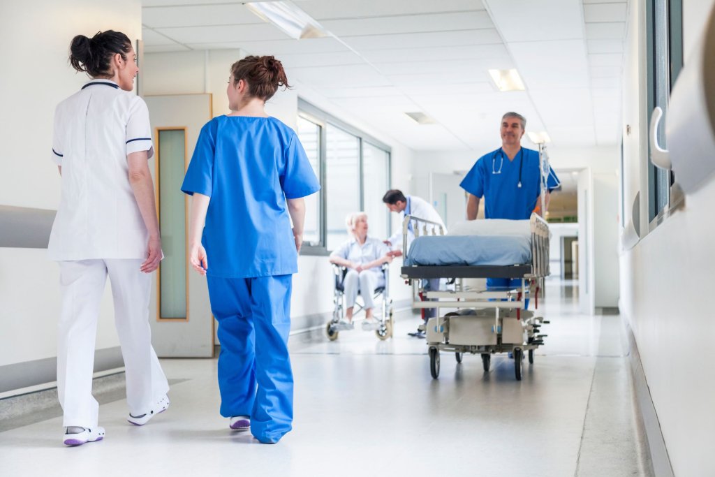 How Long Does it Take to Become a Travel Nurse hallway of a hospital