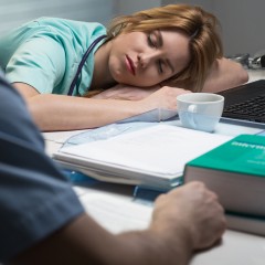 A Nurse’s Guide to Surviving the Night Shift