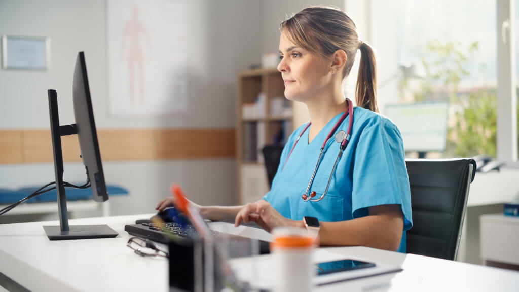 travel nursing with a family