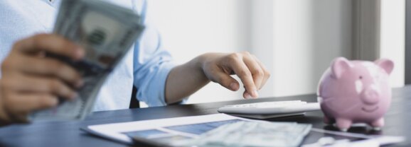Travel Nurse Finance: Savings Tips to Grow Your Emergency Fund
