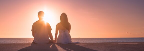 The Ultimate Guide: Dating as a Travel Nurse